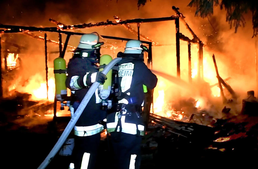 In Fehlheim brennt eine Gartenhütte