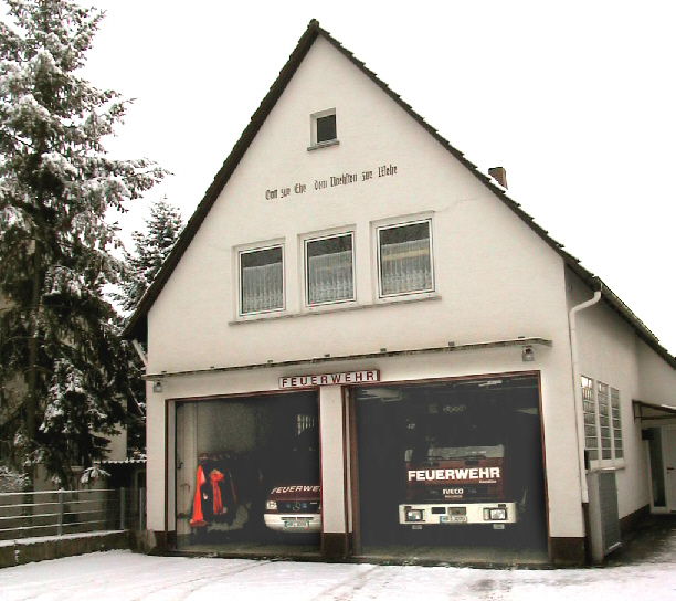 Das Feuerwehrgerätehaus in der Mittelstraße